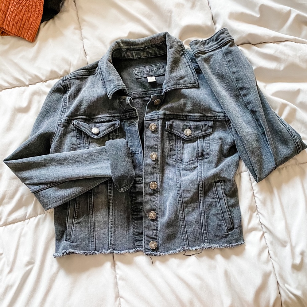Crop denim jacket